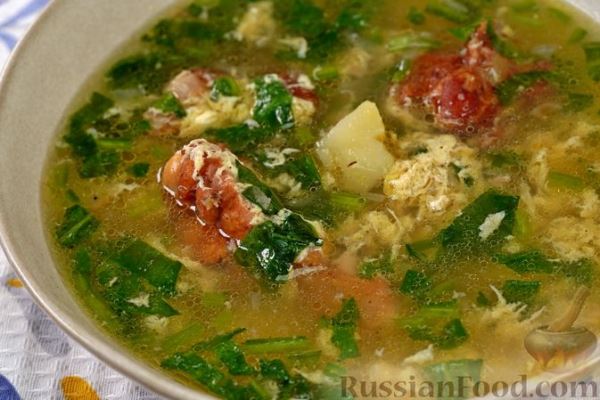 Щавелевый суп с копчёной курицей и яйцом