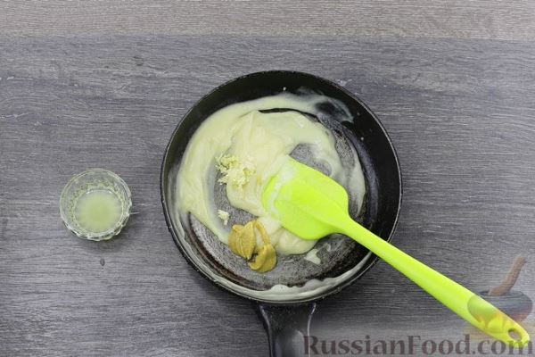 Картофельная запеканка с рыбой и сыром, под соусом бешамель