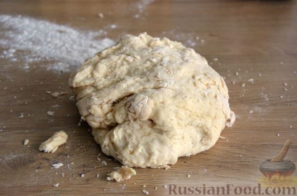 Пиццы "Школьные" с варёной колбасой, маринованными огурцами и сыром