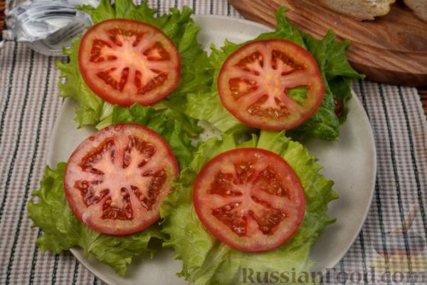 Классический сэндвич с тунцом и маринованным огурцом