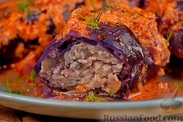 Голубцы из краснокочанной капусты с фаршем и грибами